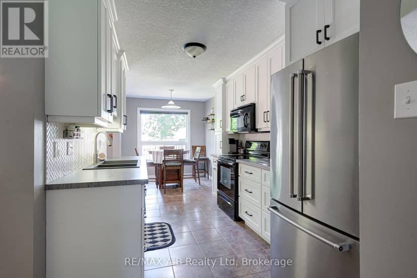 280 Railway Avenue — photo 20 of 40