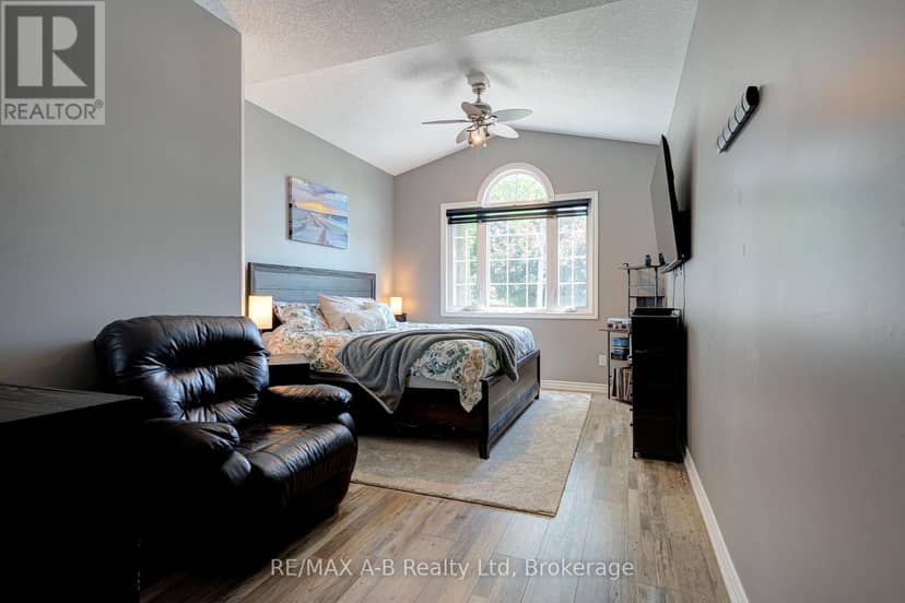 280 Railway Avenue — photo 29 of 40