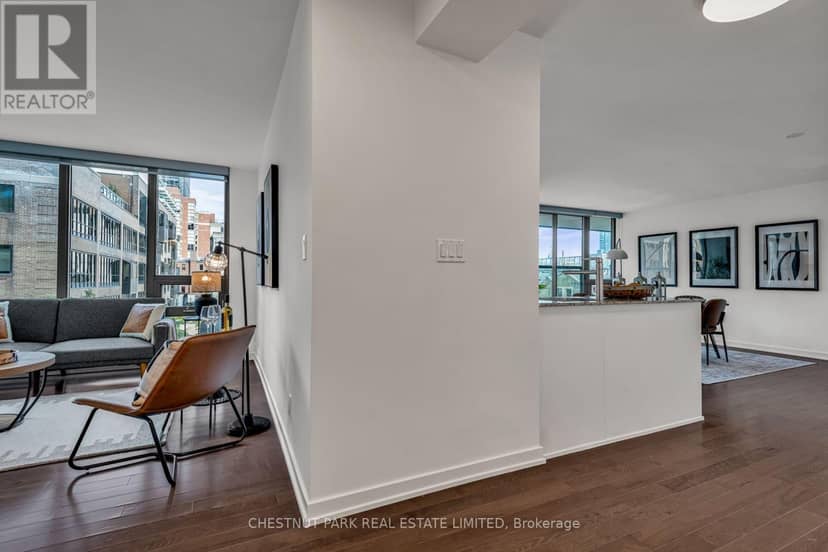 406 - 33 Lombard Street — photo 4 of 22