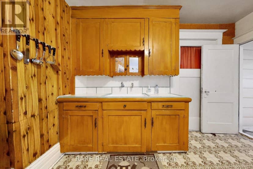 180 Atlas Avenue — photo 16 of 40