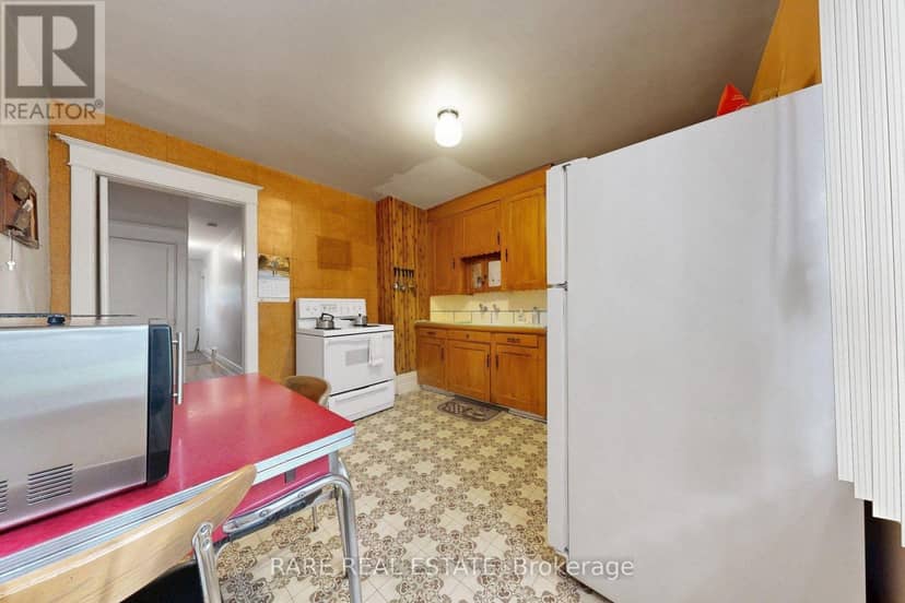 180 Atlas Avenue — photo 17 of 40