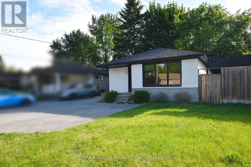 922 Centre Street N, Whitby, photo 2