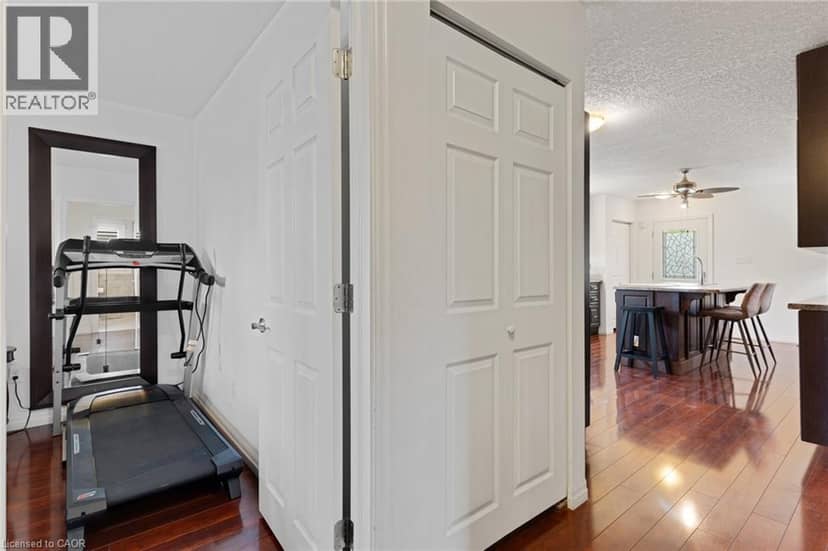 63 CEDARHILL Crescent — photo 15 of 40