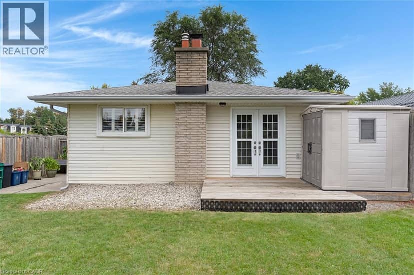 63 CEDARHILL Crescent — photo 37 of 40