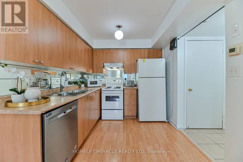 5 - 4620 Guildwood Way — photo 10 of 22