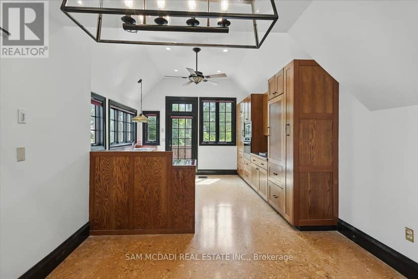 62 Maple Avenue S — photo 10 of 39