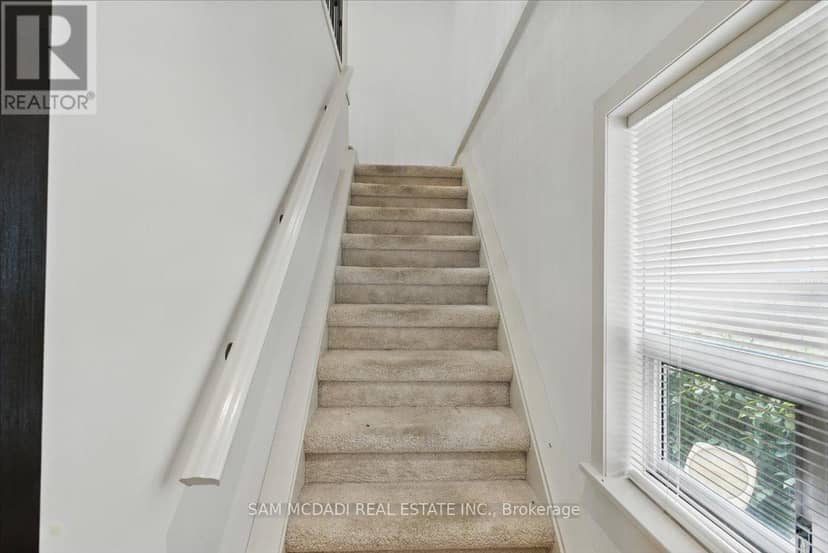 62 Maple Avenue S — photo 14 of 39
