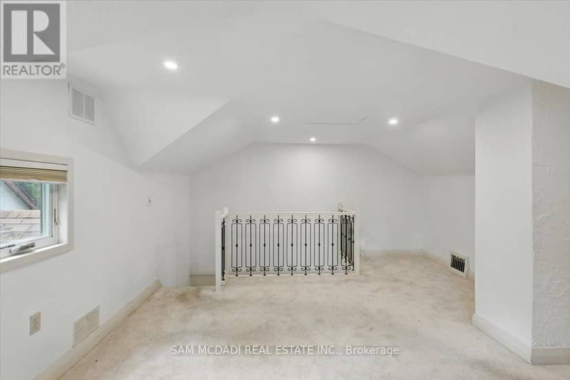 62 Maple Avenue S — photo 17 of 39