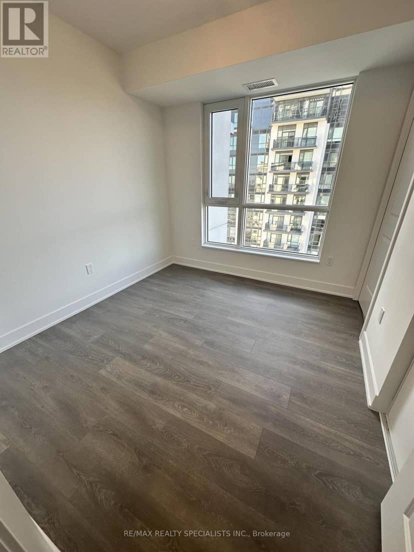 1504 - 204 Burnhamthorpe Road E — photo 16 of 30