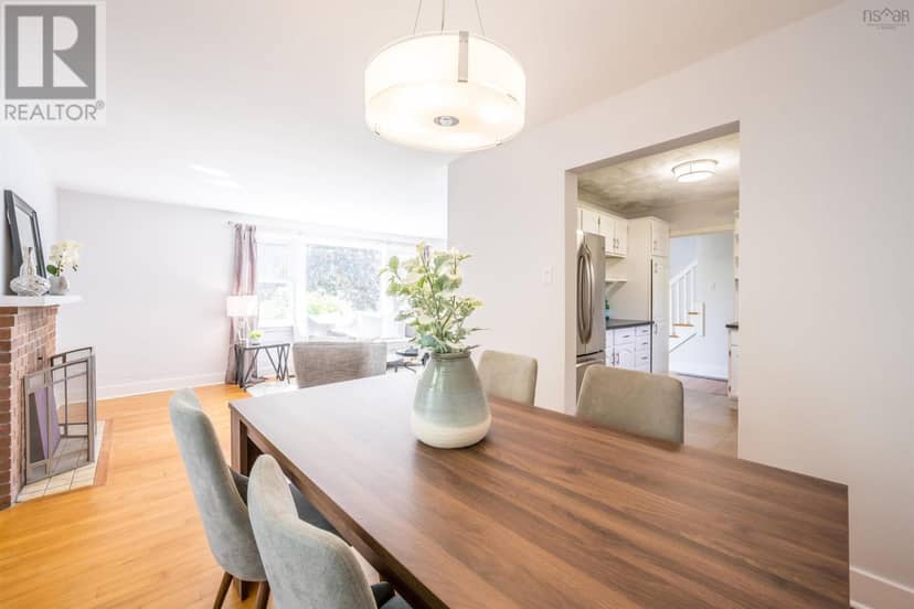 51 Hazelhurst Street — photo 8 of 32