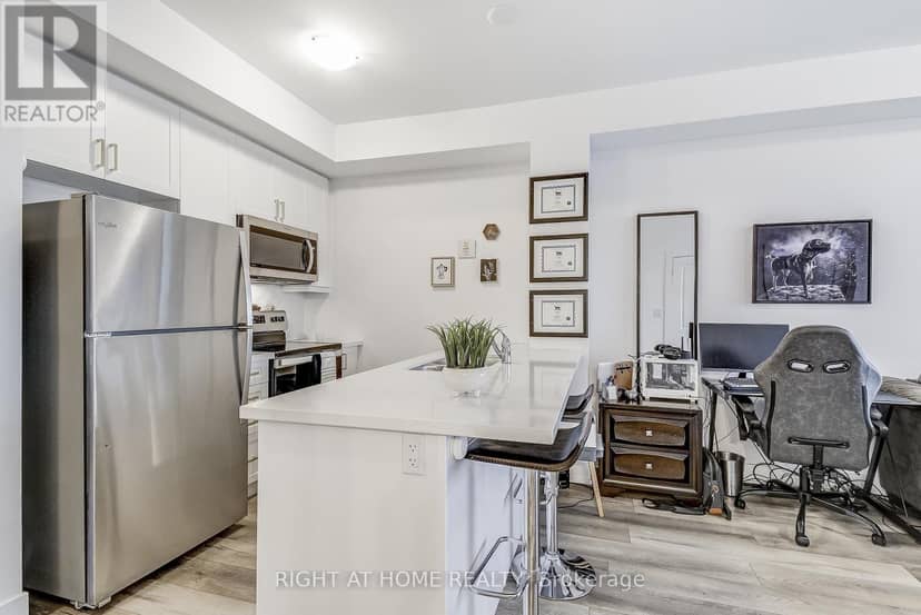 604 - 470 Dundas Street E — photo 13 of 40