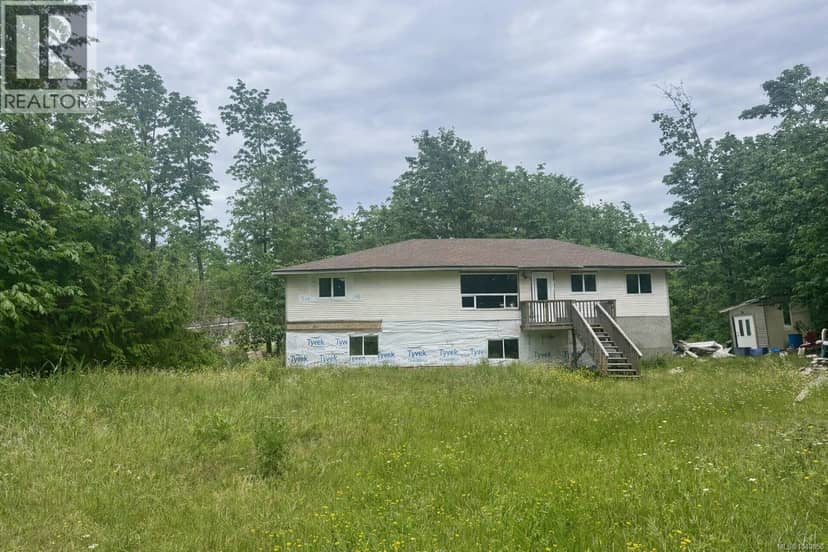 7390 Cougar Smith Rd, Fanny Bay