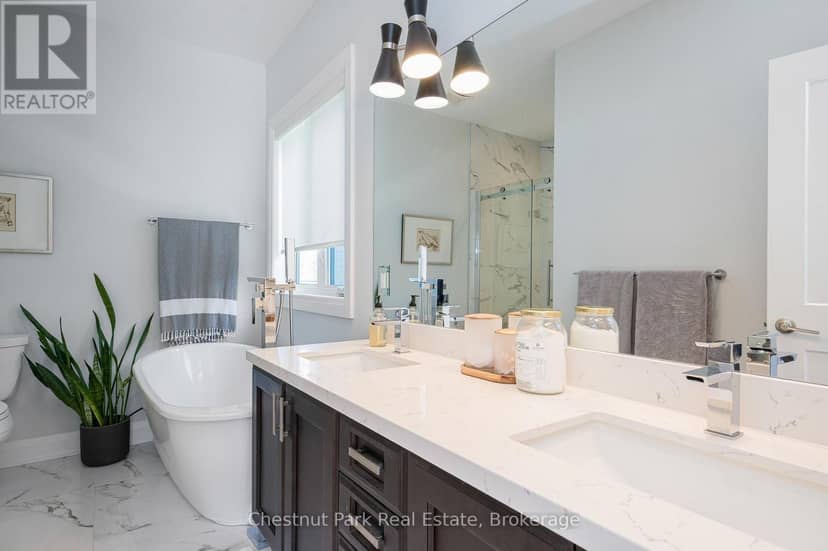 154 Brooker Boulevard — photo 17 of 40