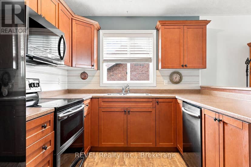 3A - 37 Lakebreeze Court, Prince Edward County, photo 5