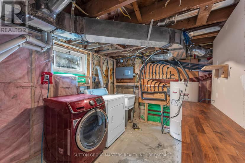 945 Victoria Street — photo 29 of 40
