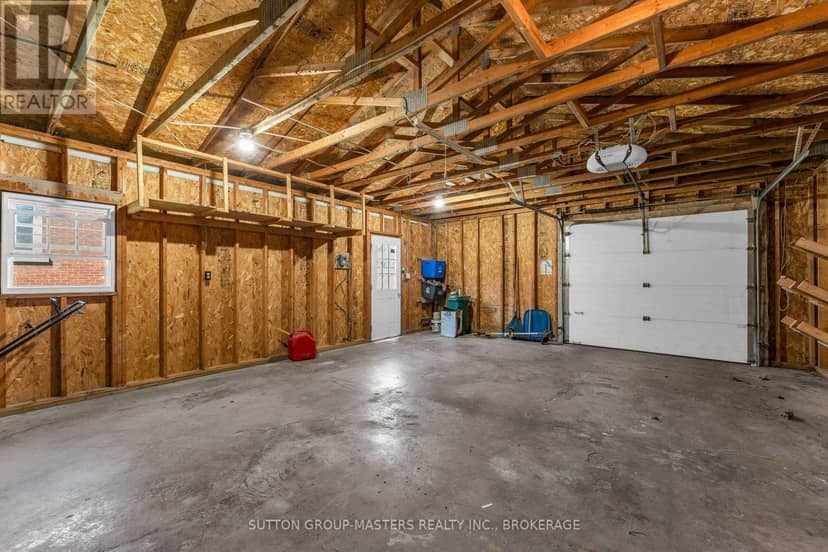 945 Victoria Street — photo 36 of 40