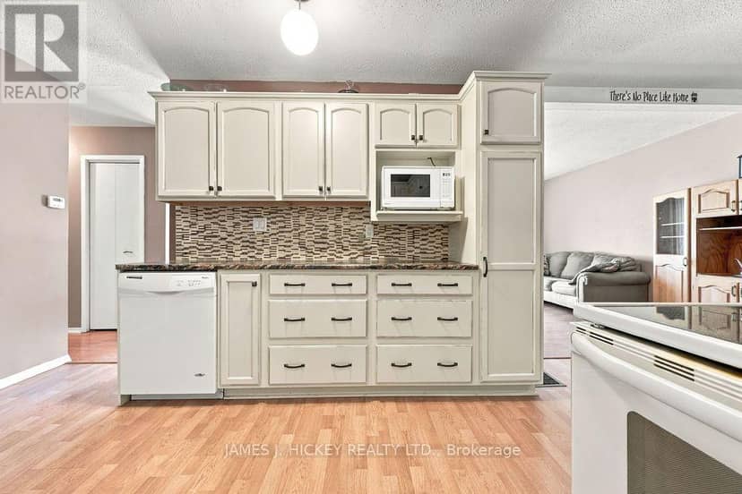 39 Ottawa Street, Laurentian Hills, photo 4