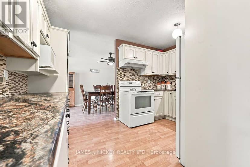 39 Ottawa Street — photo 9 of 40