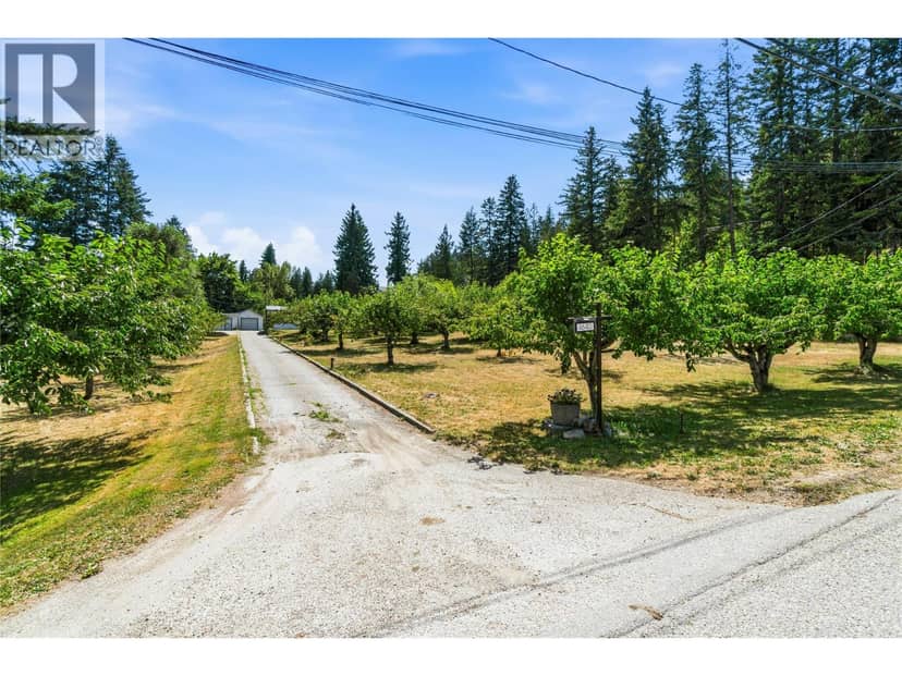 4640 70 Avenue NE, Salmon Arm, photo 3
