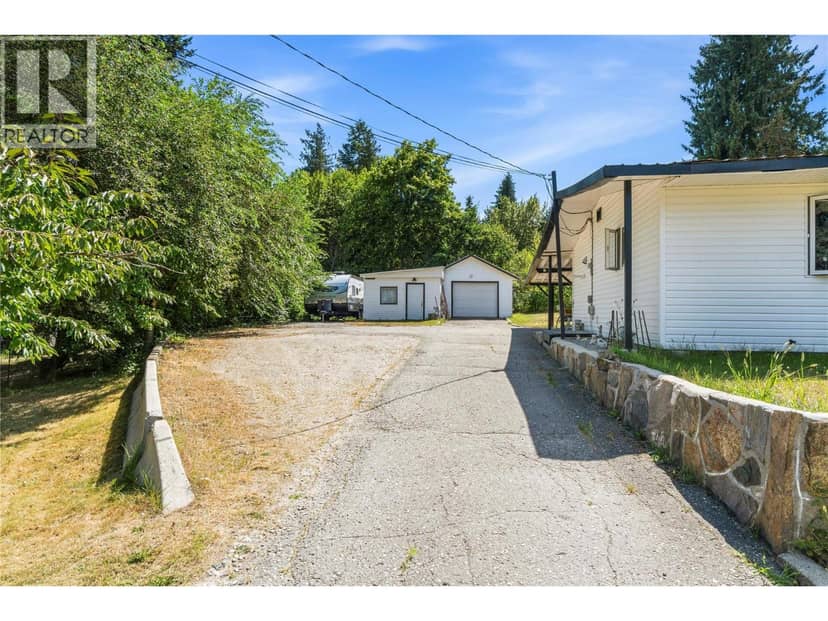 4640 70 Avenue NE, Salmon Arm, photo 7