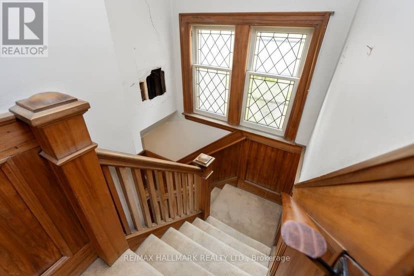48 Chatsworth Drive — photo 28 of 36