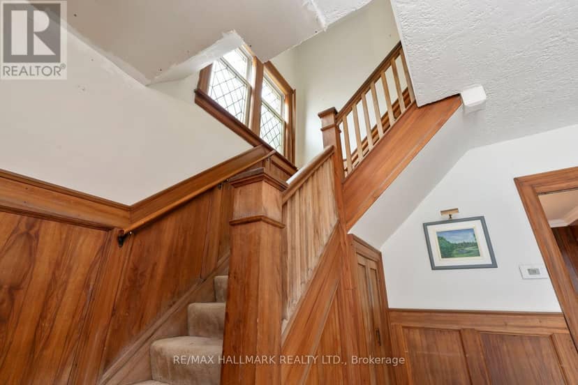 48 Chatsworth Drive — photo 9 of 36