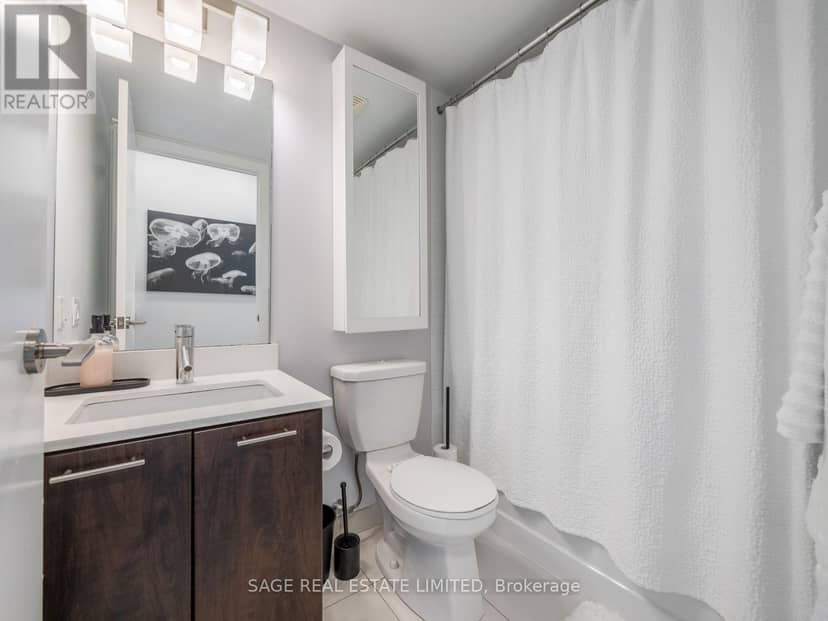 918 - 169 Fort York Boulevard — photo 31 of 38