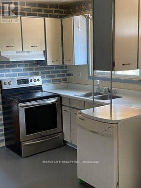 886 Srigley Street, Newmarket, photo 6