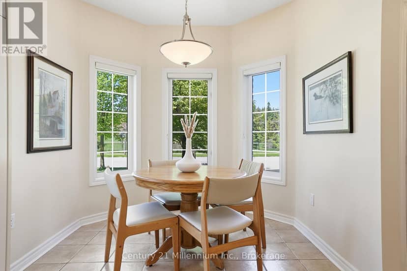 18 Thomas Drive — photo 15 of 40