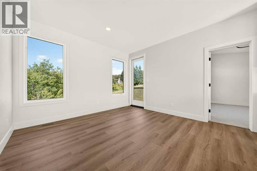8603 25 Avenue — photo 10 of 40