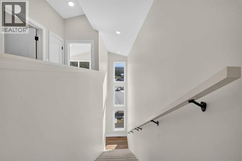 8603 25 Avenue — photo 32 of 40