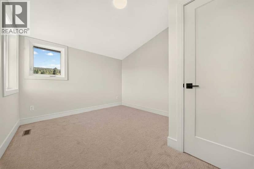 8603 25 Avenue — photo 35 of 40