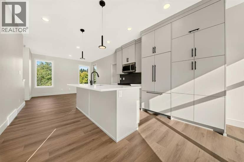 8603 25 Avenue — photo 15 of 40