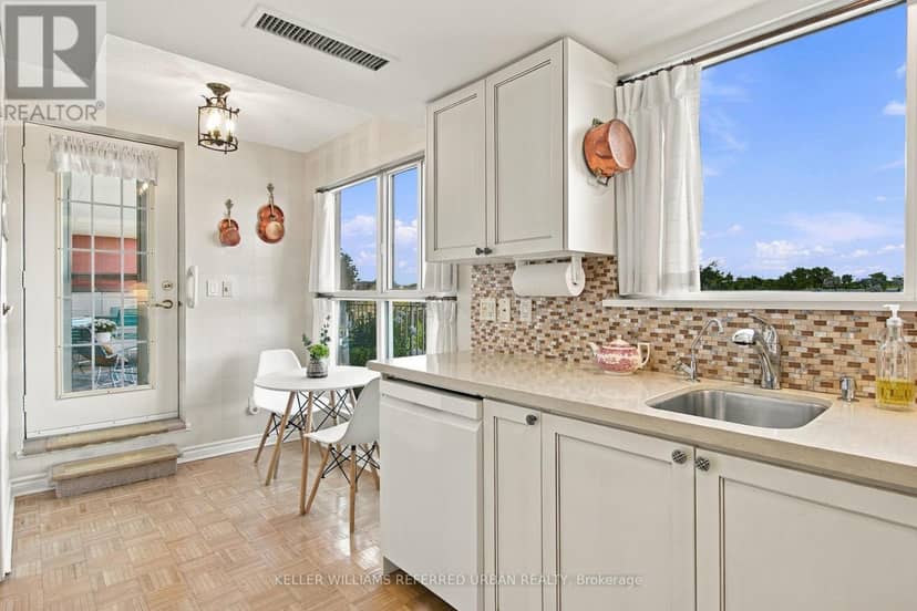 524 - 18 Concorde Place — photo 14 of 40