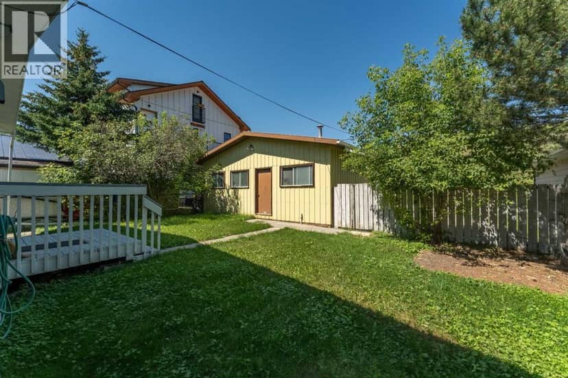 106 Elma Street W — photo 25 of 32