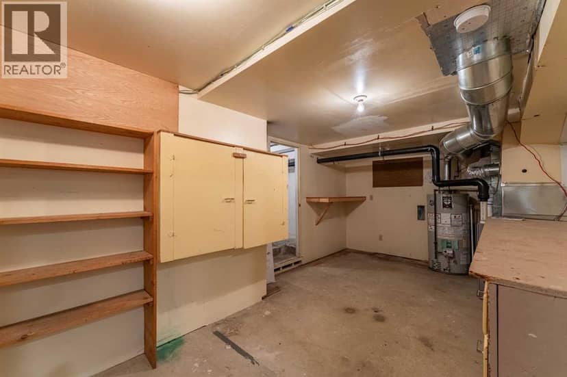 106 Elma Street W — photo 20 of 32