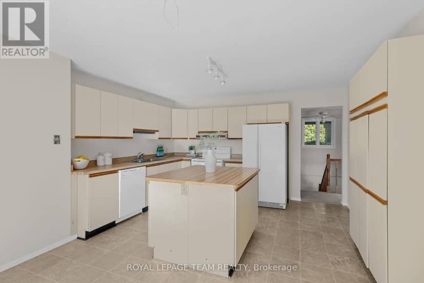 6591 Marina Drive — photo 9 of 40