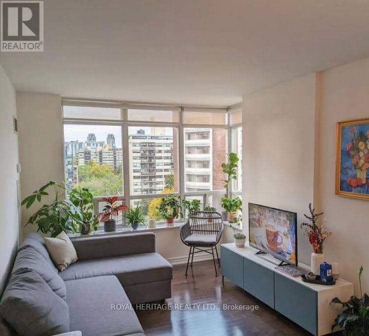 1202 - 60 St Clair Avenue W, Toronto, photo 3