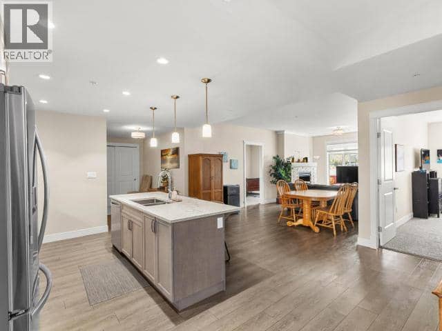 201-38 Waterfront Place — photo 10 of 25