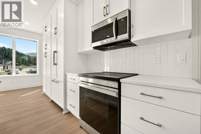 8602 25 Avenue — photo 12 of 40