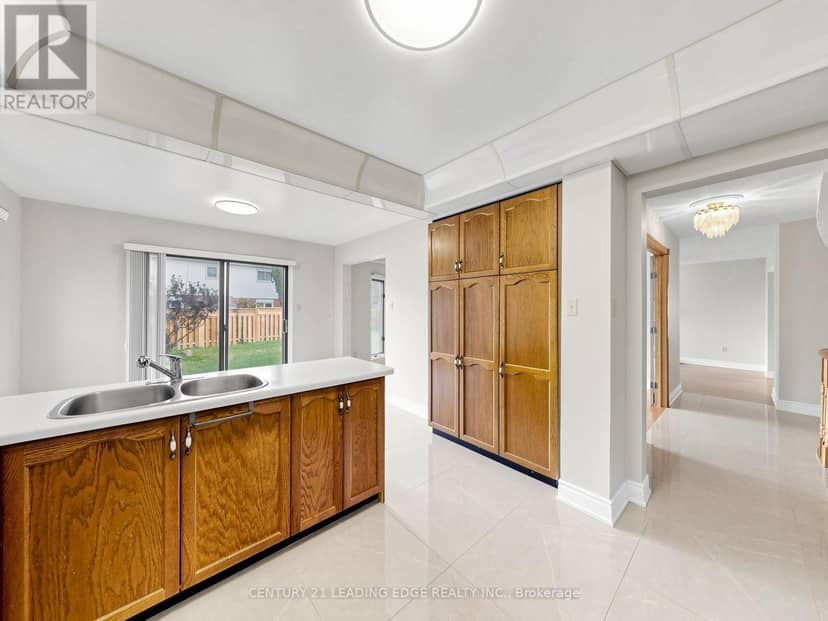 92 Erickson Drive, Whitby, photo 8