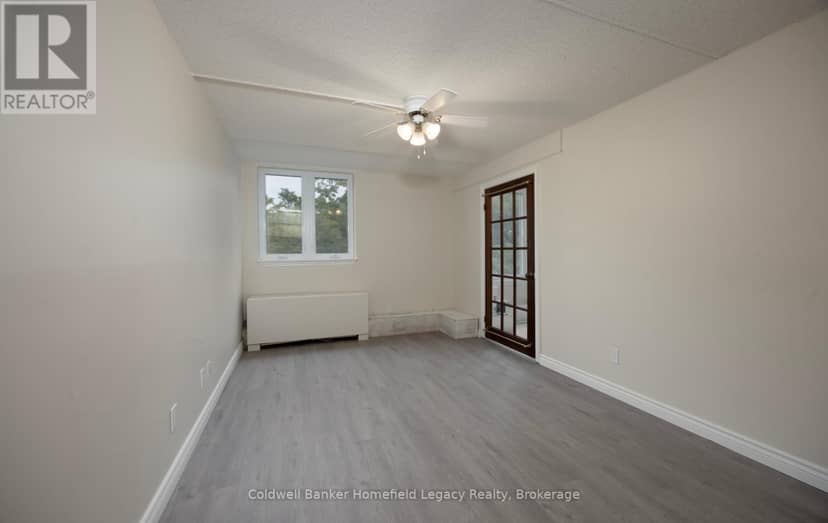 408 - 22 St Andrew Street N — photo 20 of 40