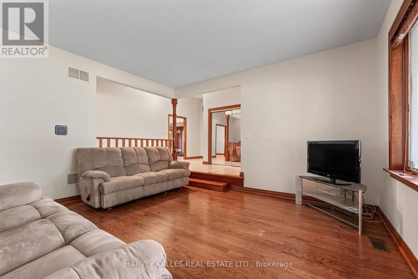 113 Bond Crescent — photo 14 of 37