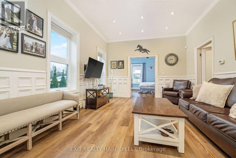 31 Brock Street — photo 13 of 40