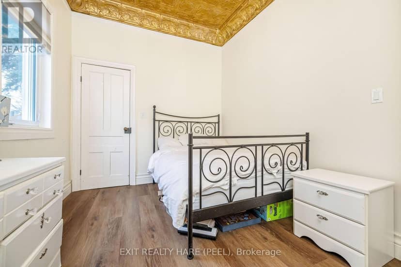 31 Brock Street — photo 21 of 40