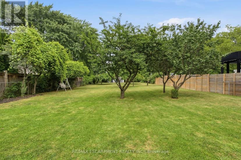 513 Maplehurst Avenue — photo 3 of 40