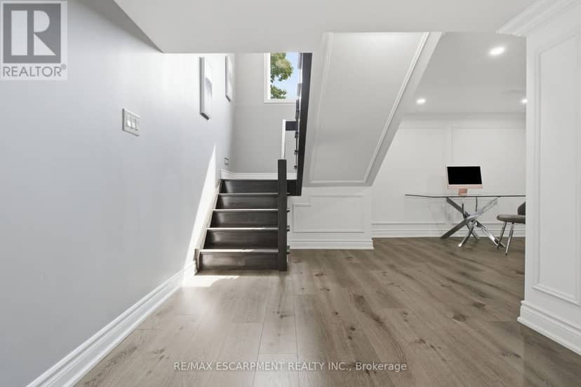 513 Maplehurst Avenue — photo 32 of 40
