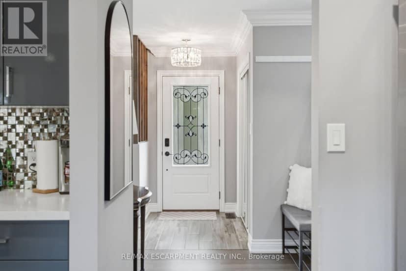 513 Maplehurst Avenue — photo 6 of 40