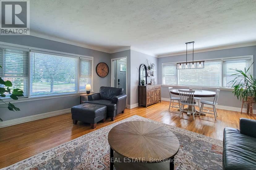 19 Thorndale Avenue — photo 16 of 40