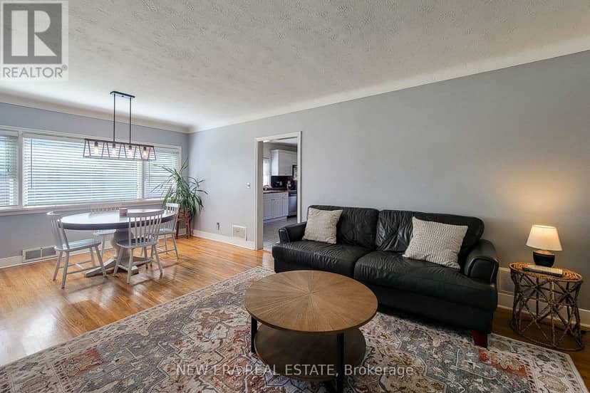 19 Thorndale Avenue — photo 17 of 40